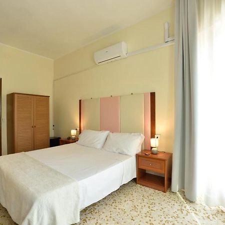 Hotel Diano Marina Esterno foto