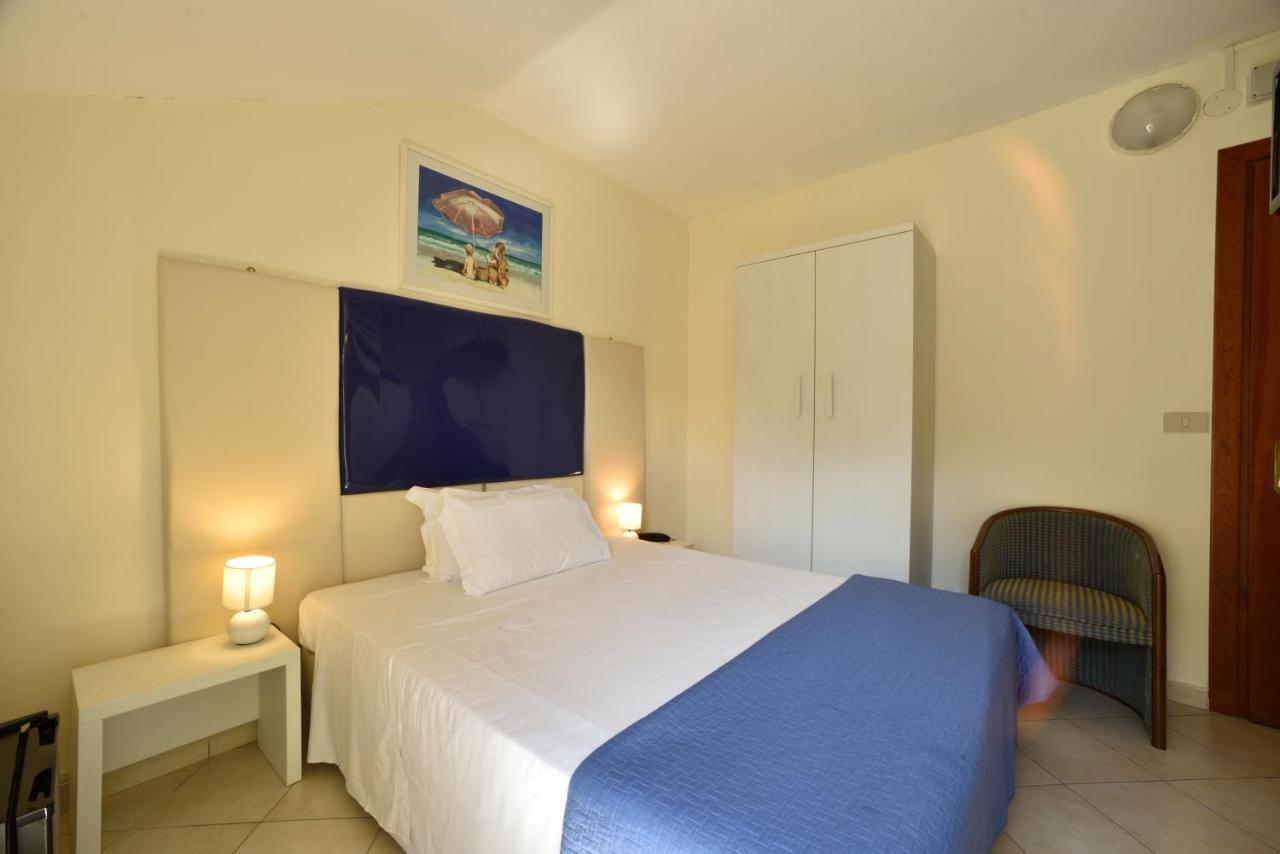 Hotel Diano Marina Esterno foto