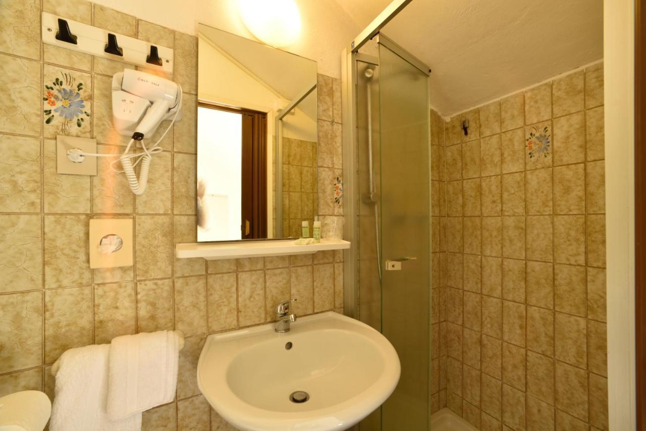 Hotel Diano Marina Esterno foto