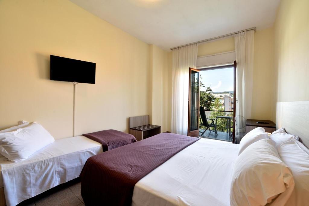 Hotel Diano Marina Esterno foto