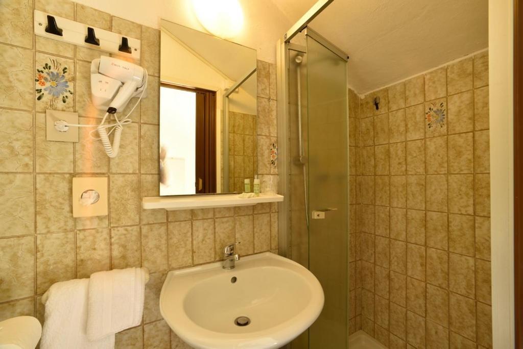Hotel Diano Marina Esterno foto